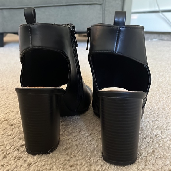 GUC ANA Peep Toe Heel - Picture 3 of 3